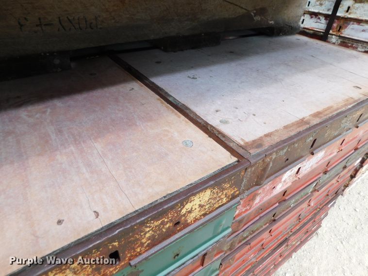 image for item HX9387 Approximately 118 concrete wall forms