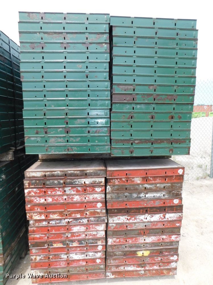 image for item HX9389 Approximately 120 concrete wall forms