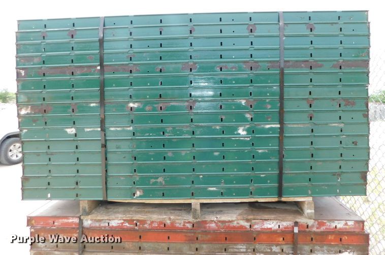image for item HX9389 Approximately 120 concrete wall forms