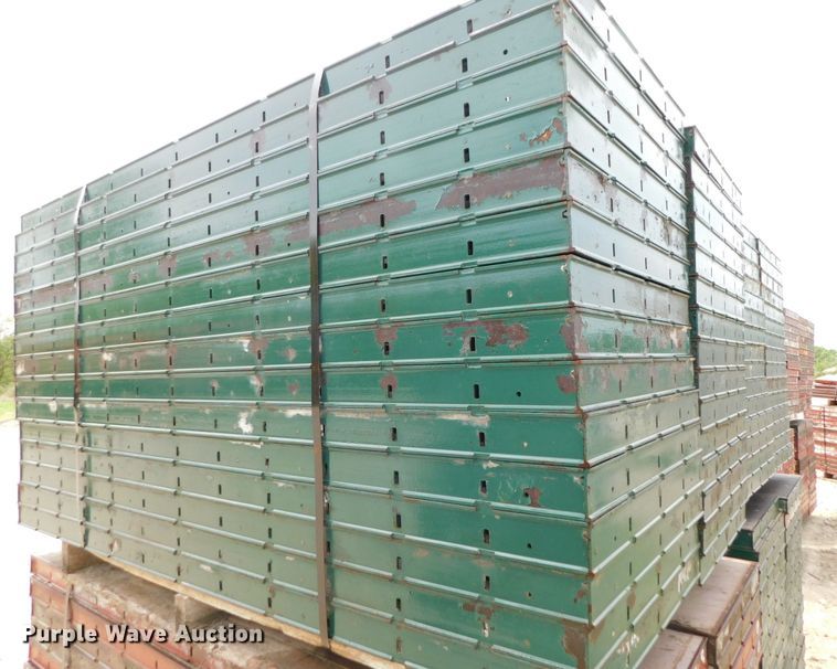 image for item HX9389 Approximately 120 concrete wall forms
