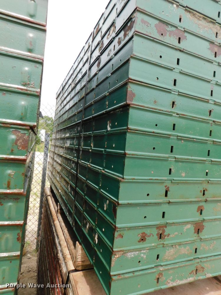 image for item HX9389 Approximately 120 concrete wall forms