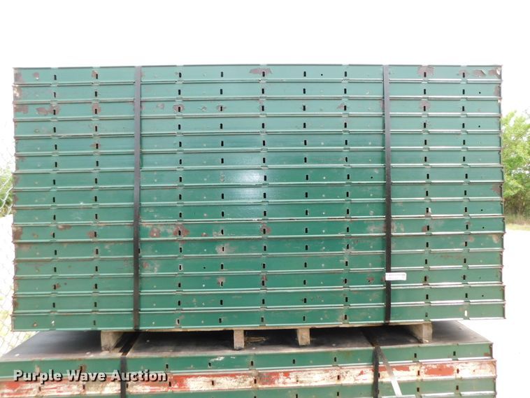 image for item HX9389 Approximately 120 concrete wall forms