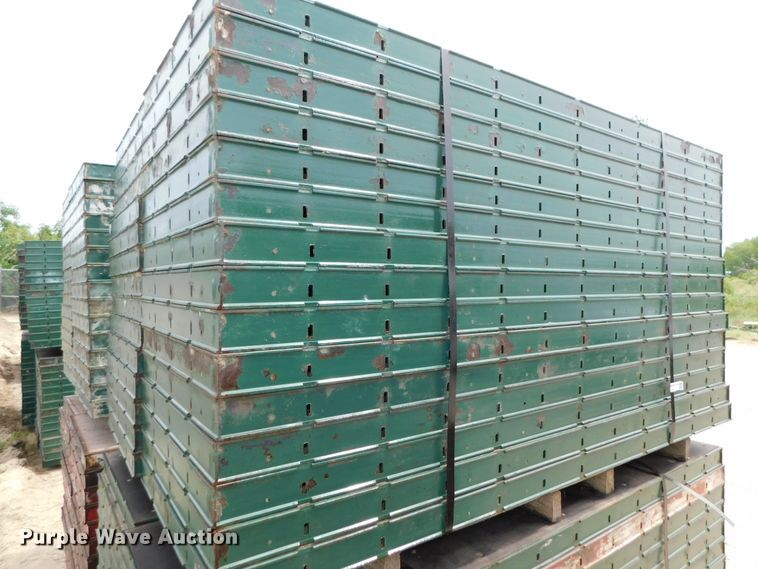 image for item HX9389 Approximately 120 concrete wall forms