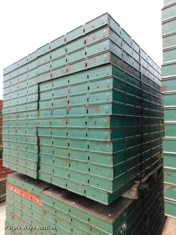 image for item HX9389 Approximately 120 concrete wall forms