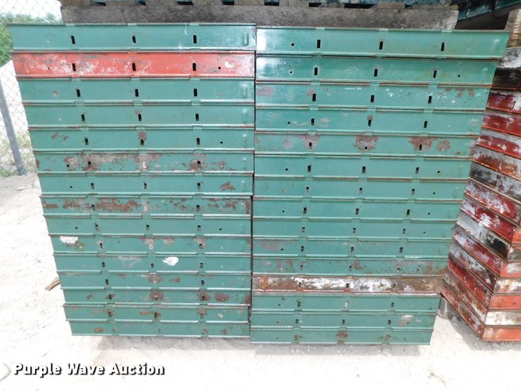 image for item HX9389 Approximately 120 concrete wall forms