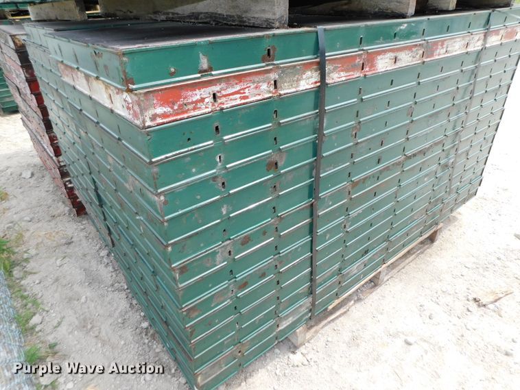 image for item HX9389 Approximately 120 concrete wall forms