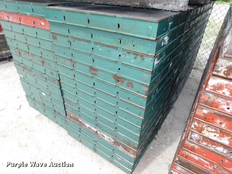 image for item HX9389 Approximately 120 concrete wall forms