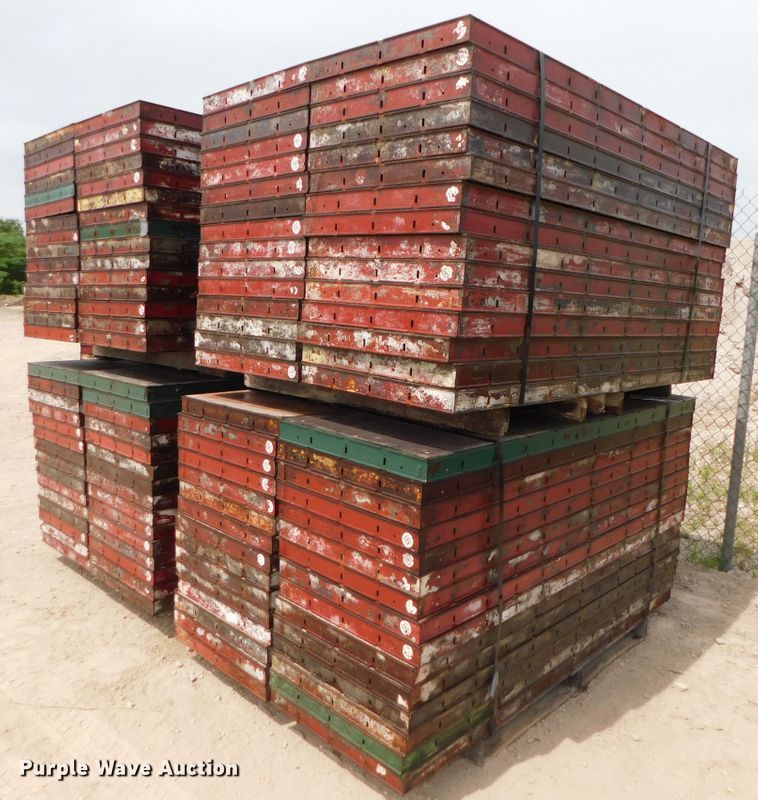image for item HX9390 Approximately 120 concrete wall forms