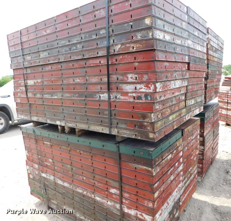 image for item HX9390 Approximately 120 concrete wall forms