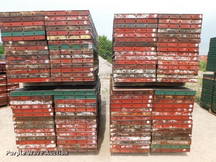 image for item HX9390 Approximately 120 concrete wall forms