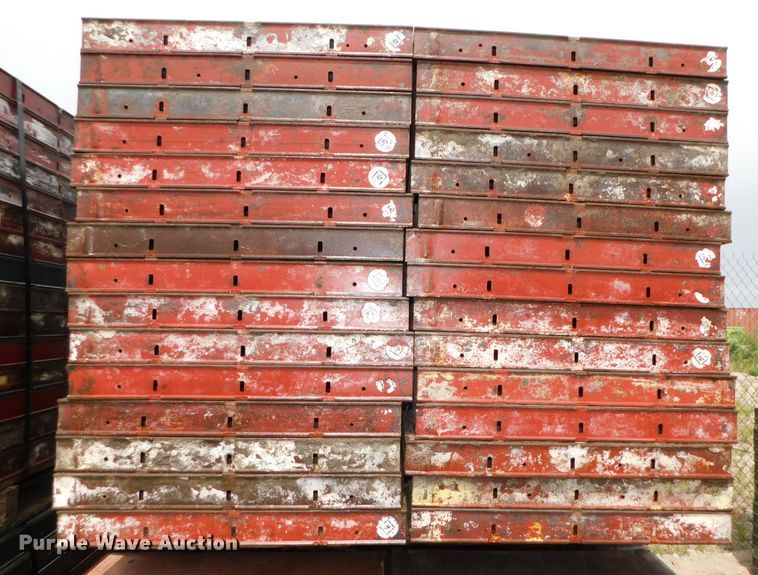 image for item HX9390 Approximately 120 concrete wall forms