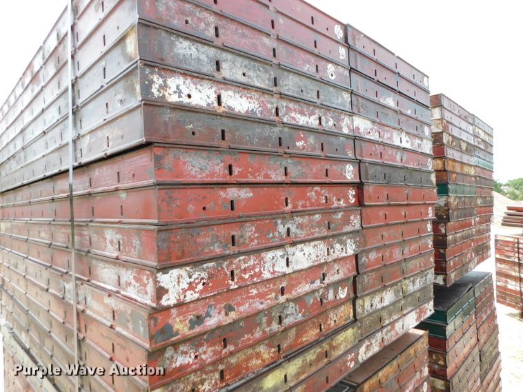 image for item HX9390 Approximately 120 concrete wall forms