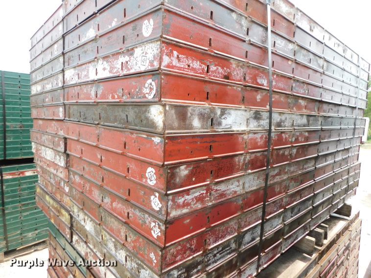 image for item HX9390 Approximately 120 concrete wall forms