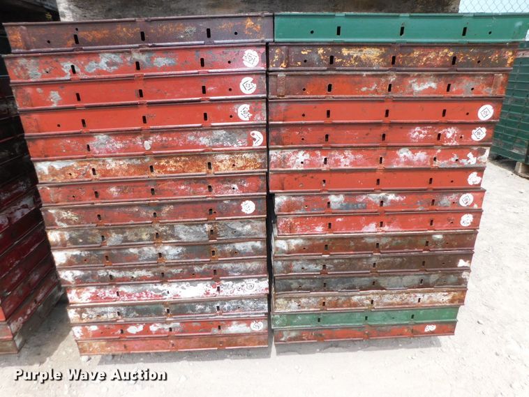image for item HX9390 Approximately 120 concrete wall forms