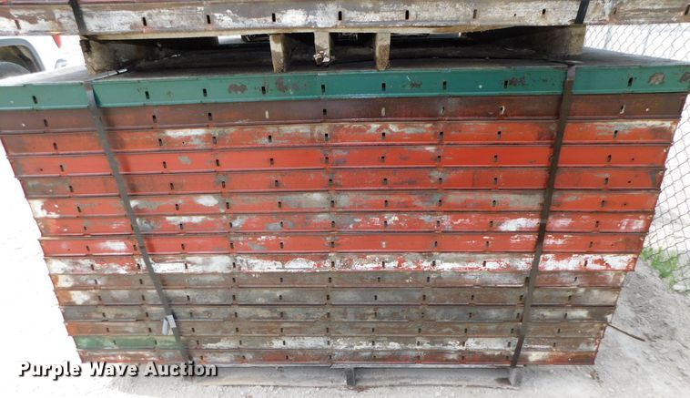 image for item HX9390 Approximately 120 concrete wall forms