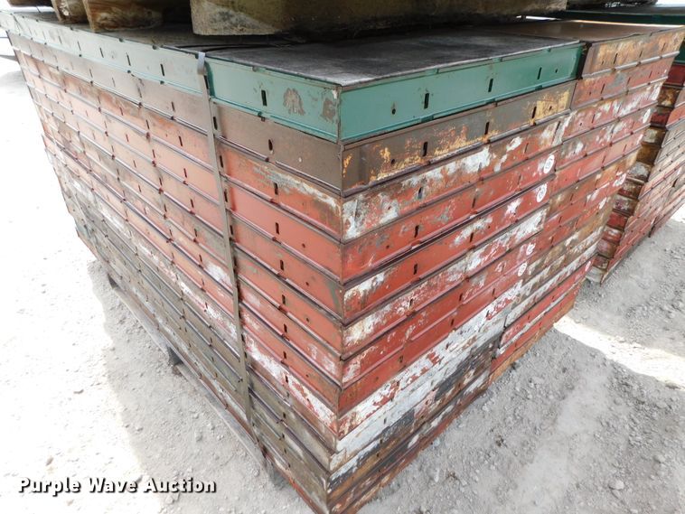 image for item HX9390 Approximately 120 concrete wall forms