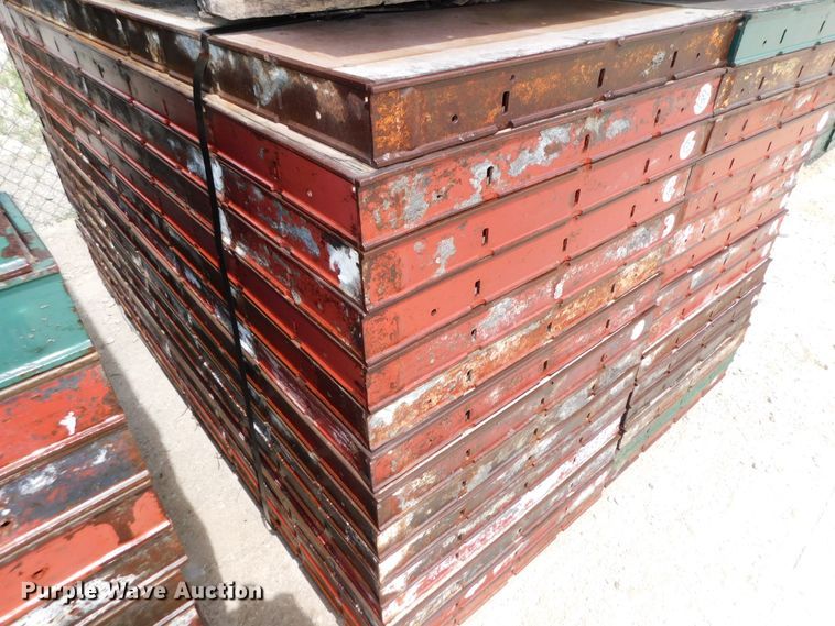 image for item HX9390 Approximately 120 concrete wall forms