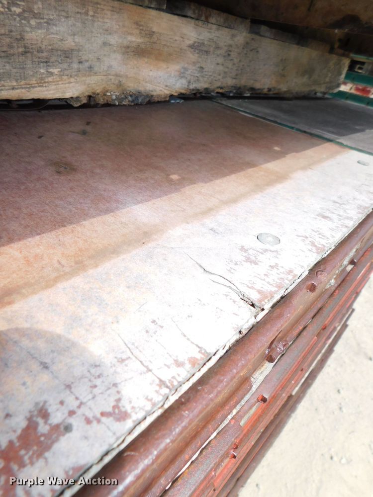 image for item HX9390 Approximately 120 concrete wall forms