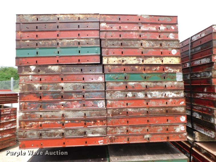 image for item HX9390 Approximately 120 concrete wall forms