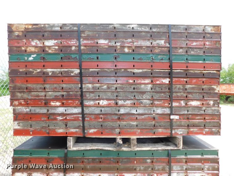 image for item HX9390 Approximately 120 concrete wall forms