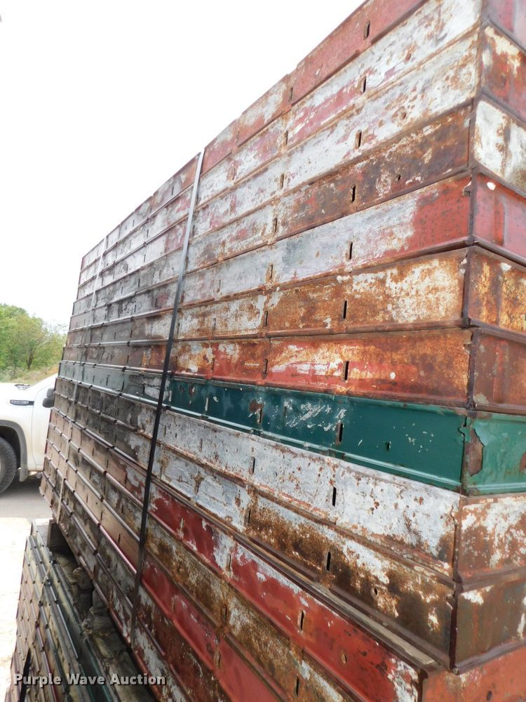 image for item HX9390 Approximately 120 concrete wall forms