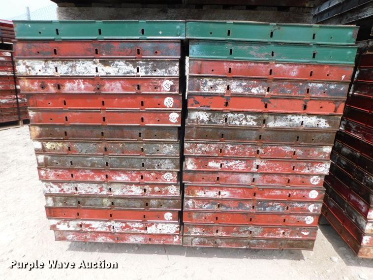 image for item HX9390 Approximately 120 concrete wall forms