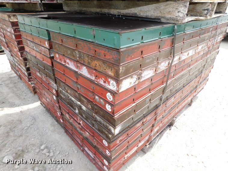 image for item HX9390 Approximately 120 concrete wall forms