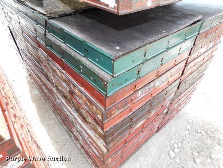 image for item HX9390 Approximately 120 concrete wall forms