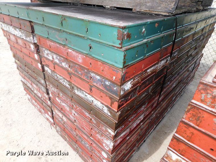 image for item HX9390 Approximately 120 concrete wall forms