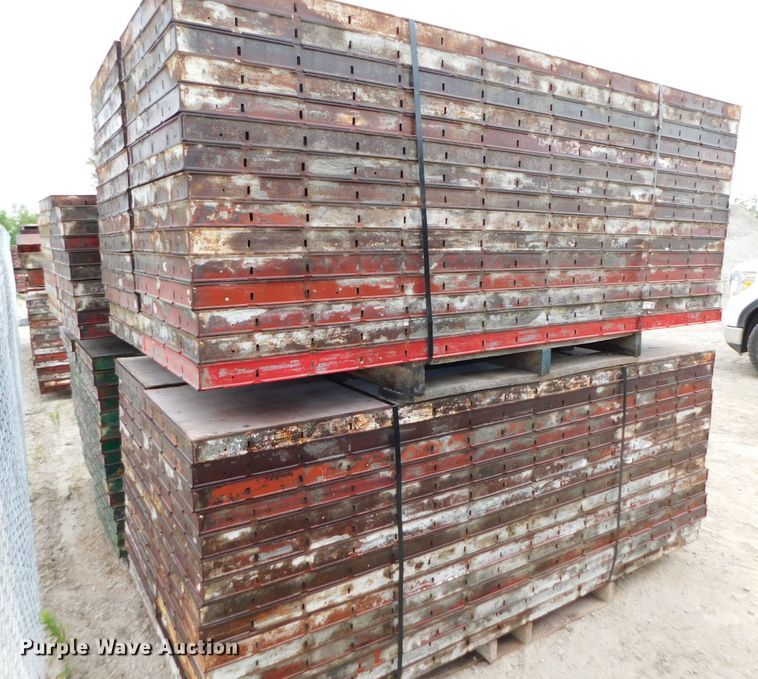 image for item HX9393 Approximately 109 concrete wall forms