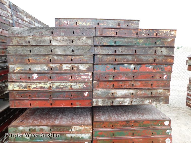 image for item HX9393 Approximately 109 concrete wall forms