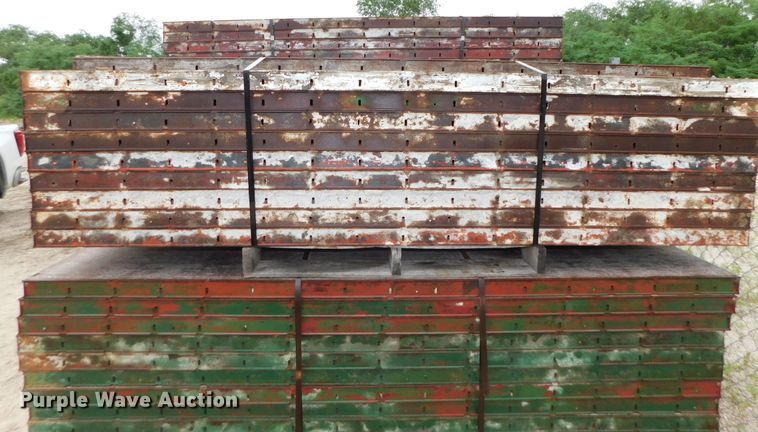 image for item HX9393 Approximately 109 concrete wall forms