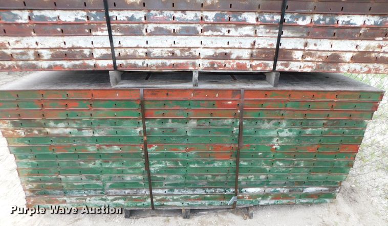 image for item HX9393 Approximately 109 concrete wall forms