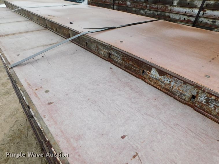 image for item HX9393 Approximately 109 concrete wall forms