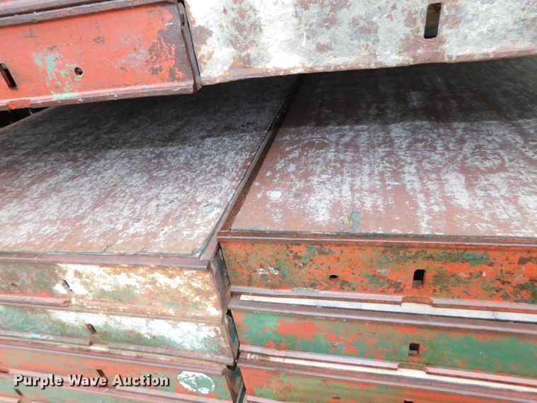 image for item HX9393 Approximately 109 concrete wall forms