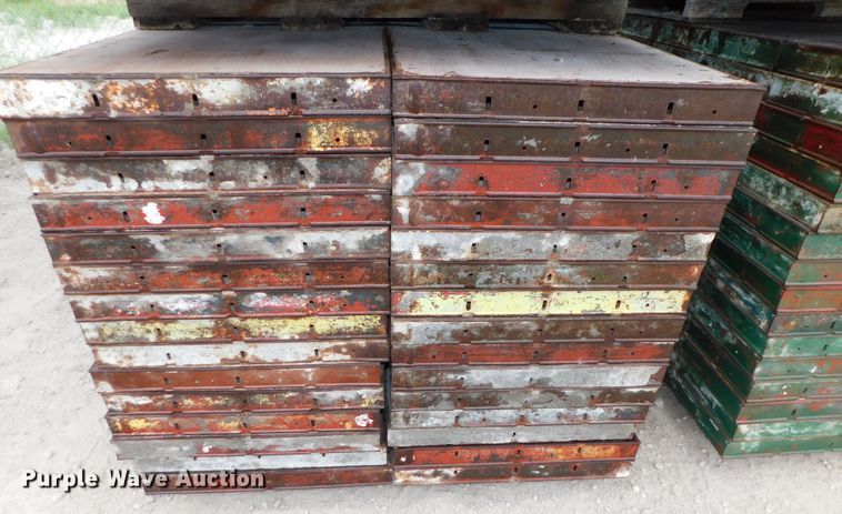 image for item HX9393 Approximately 109 concrete wall forms