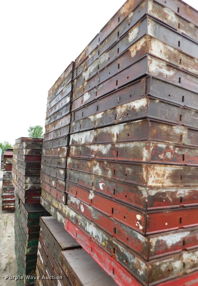 image for item HX9393 Approximately 109 concrete wall forms