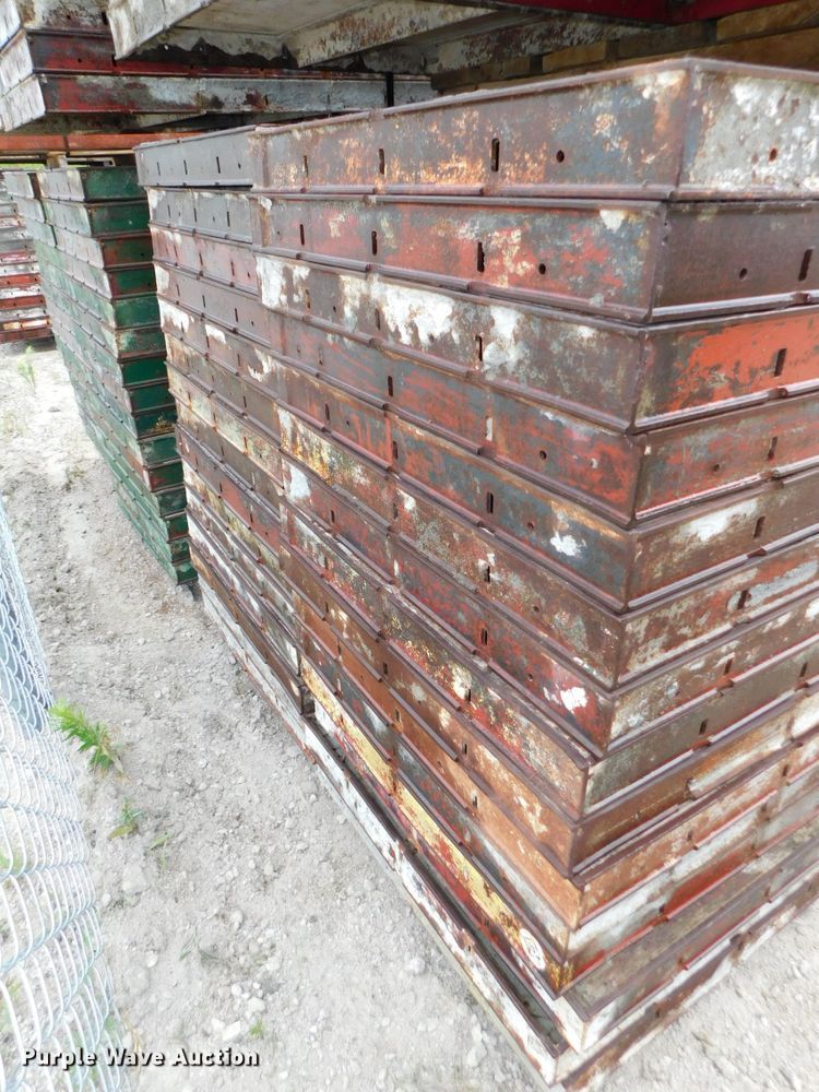 image for item HX9393 Approximately 109 concrete wall forms