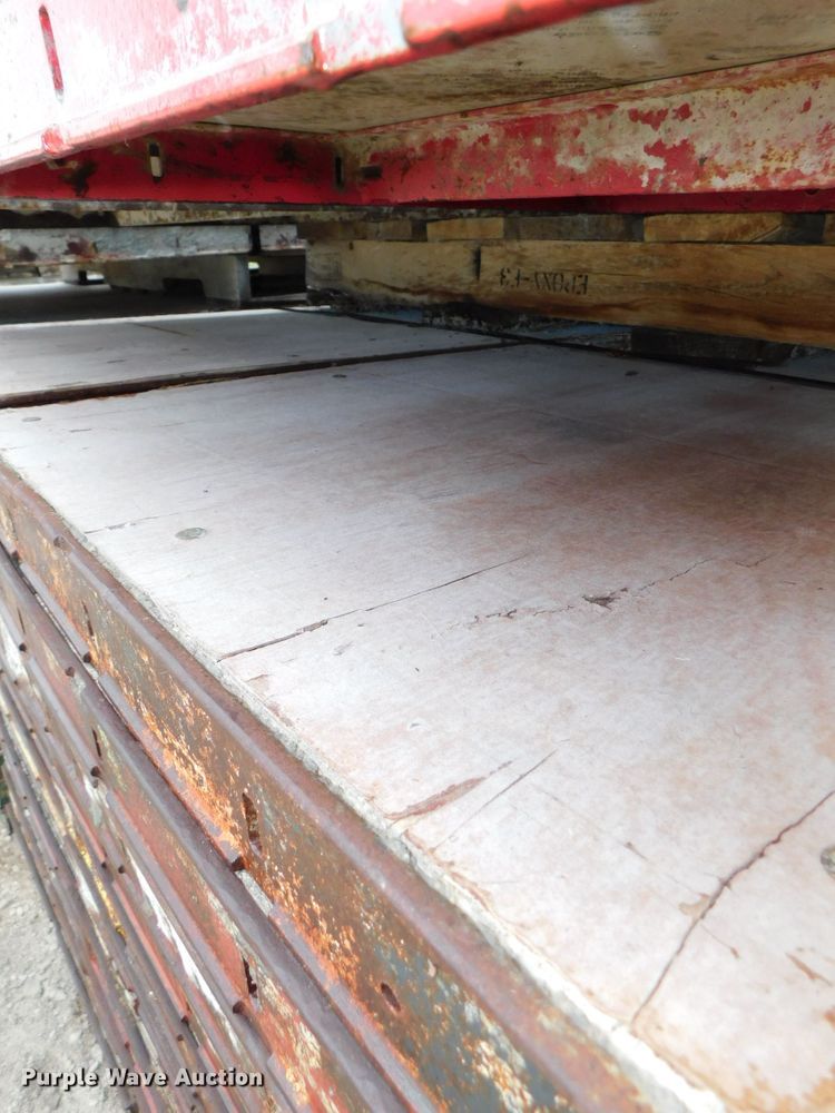 image for item HX9393 Approximately 109 concrete wall forms