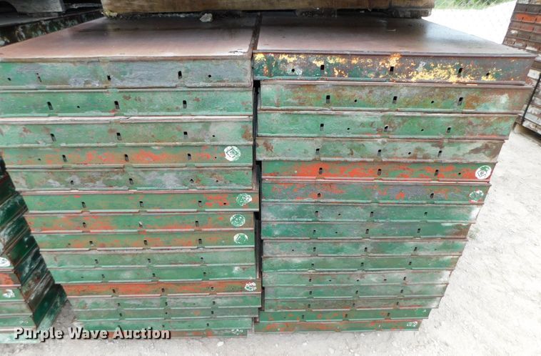 image for item HX9394 Approximately 120 concrete wall forms