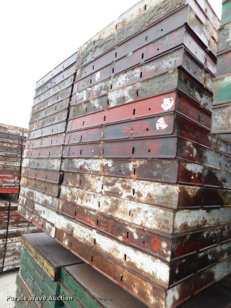 image for item HX9394 Approximately 120 concrete wall forms