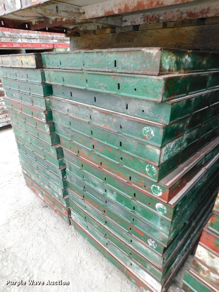 image for item HX9394 Approximately 120 concrete wall forms