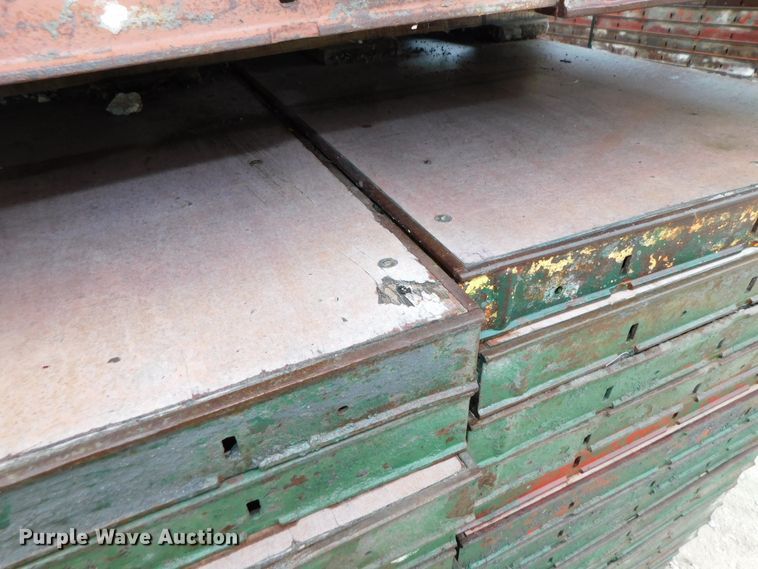 image for item HX9394 Approximately 120 concrete wall forms