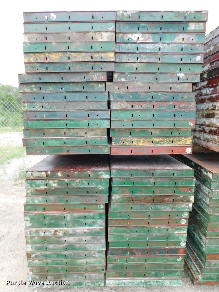 image for item HX9394 Approximately 120 concrete wall forms