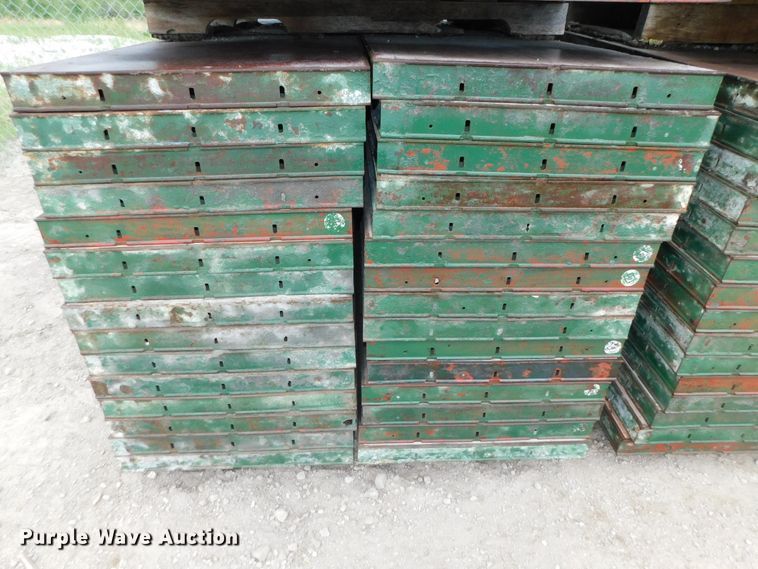 image for item HX9394 Approximately 120 concrete wall forms