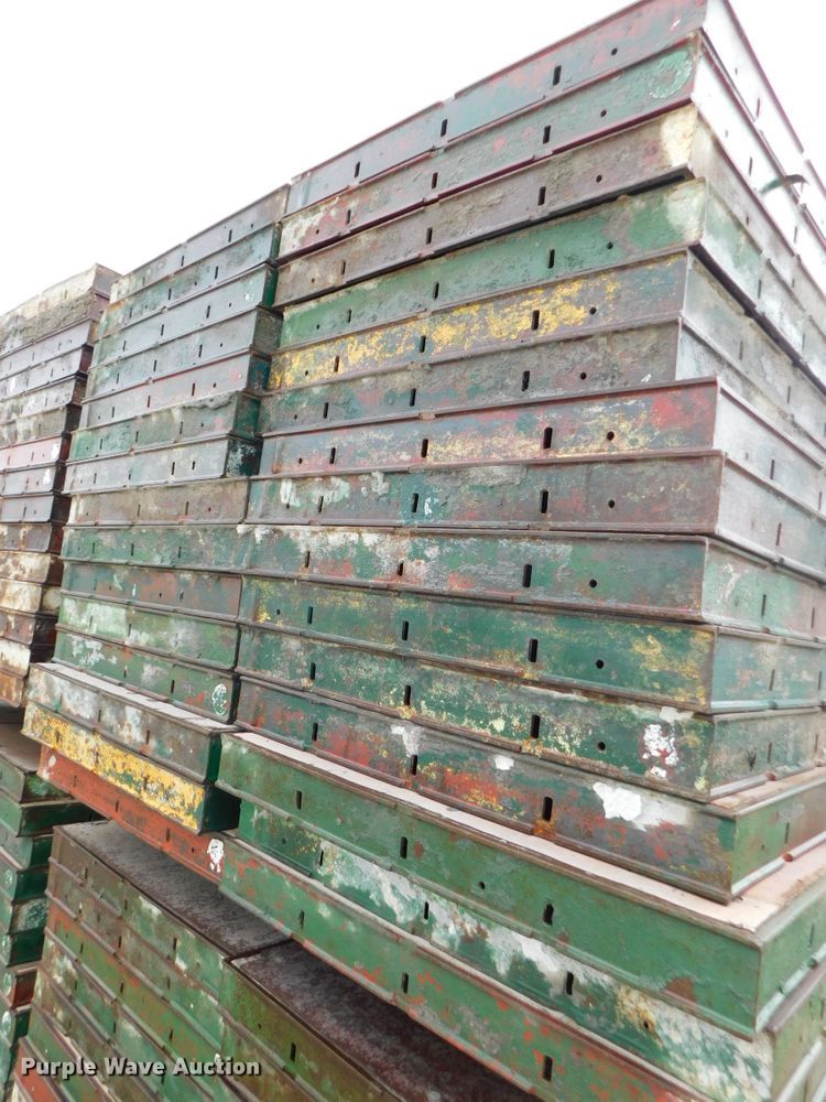 image for item HX9394 Approximately 120 concrete wall forms