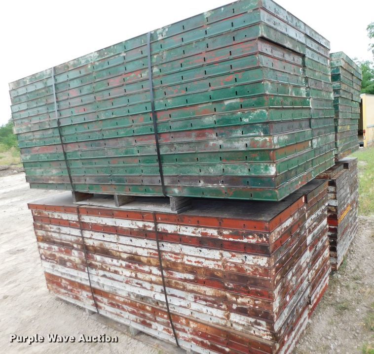 image for item HX9395 Approximately 120 concrete wall forms