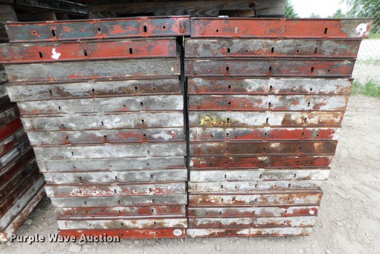 image for item HX9395 Approximately 120 concrete wall forms