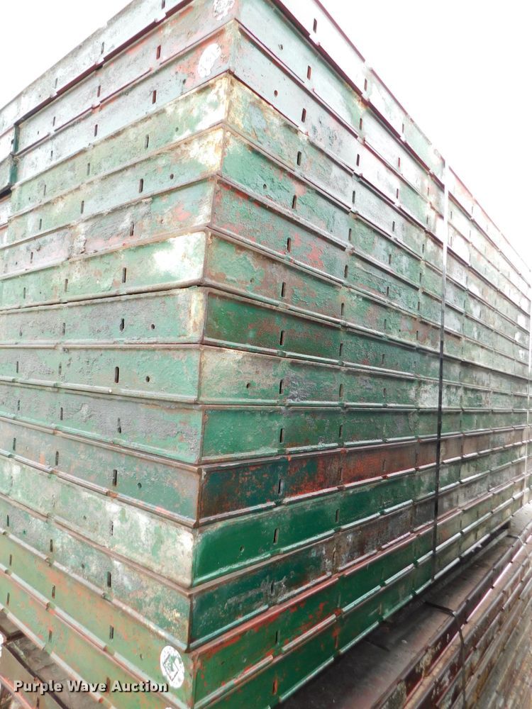 image for item HX9395 Approximately 120 concrete wall forms