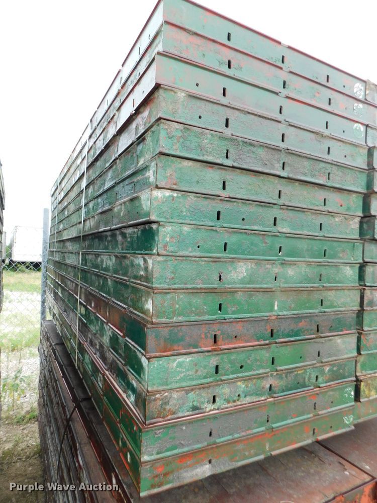 image for item HX9395 Approximately 120 concrete wall forms
